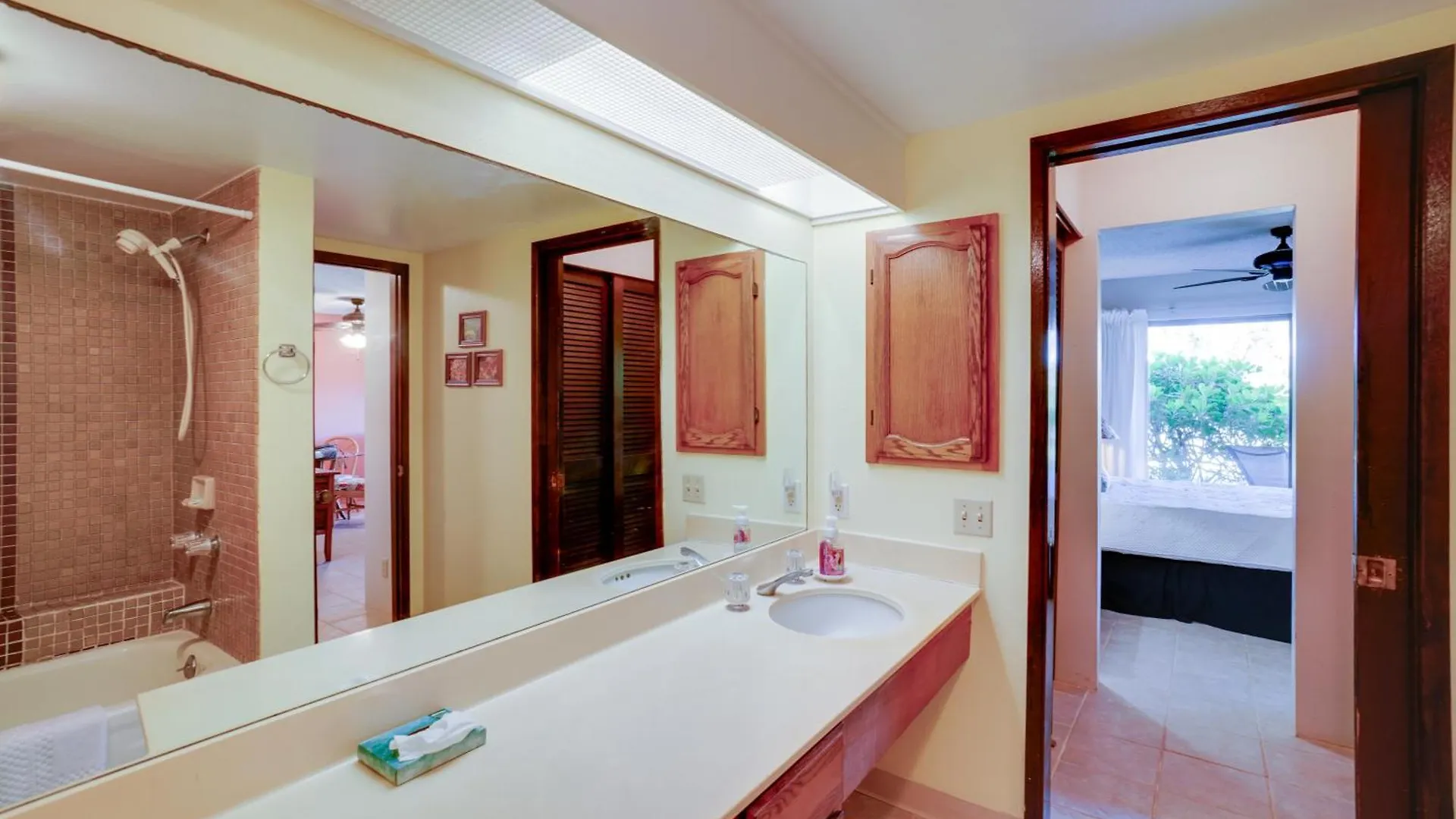 Quiet Maunaloa Condo With Pool, Ocean Views! Verenigde Staten