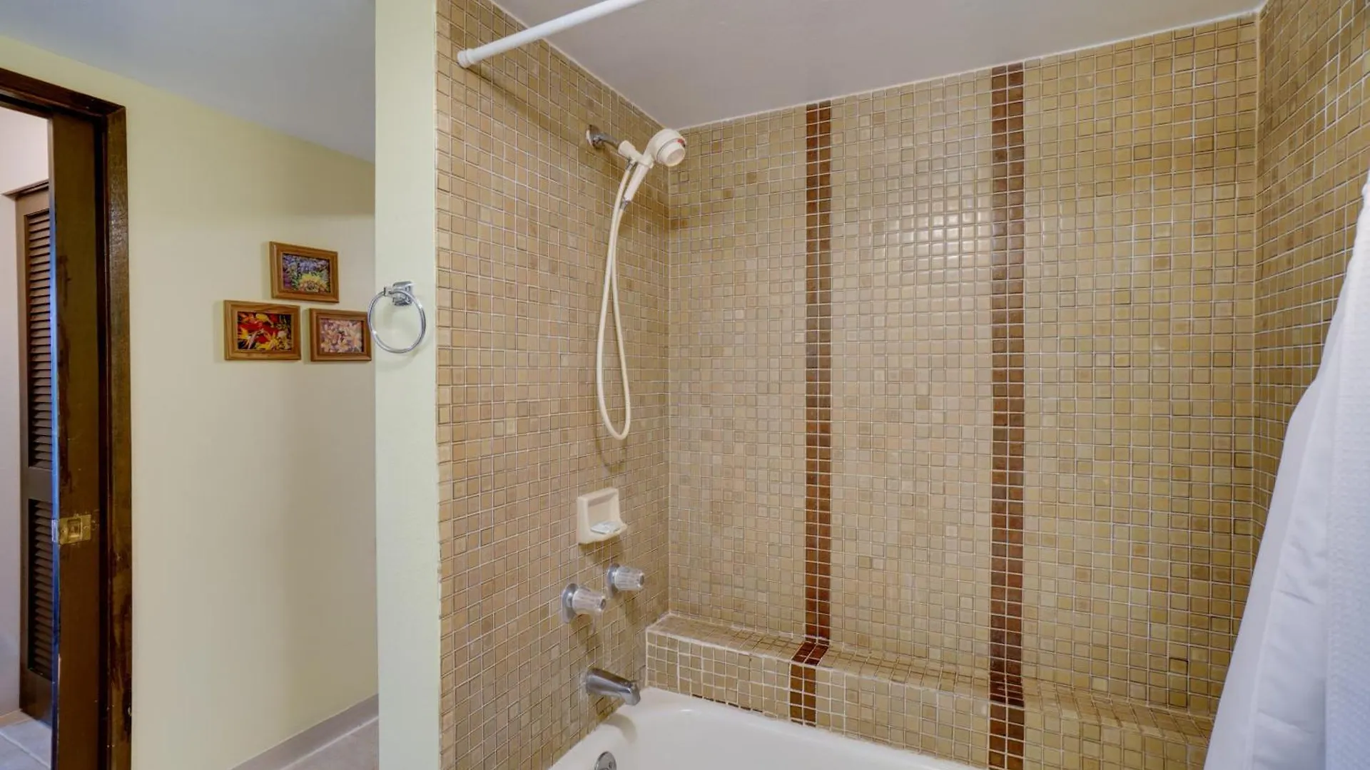 Quiet Maunaloa Condo With Pool, Ocean Views! 0*,  Verenigde Staten