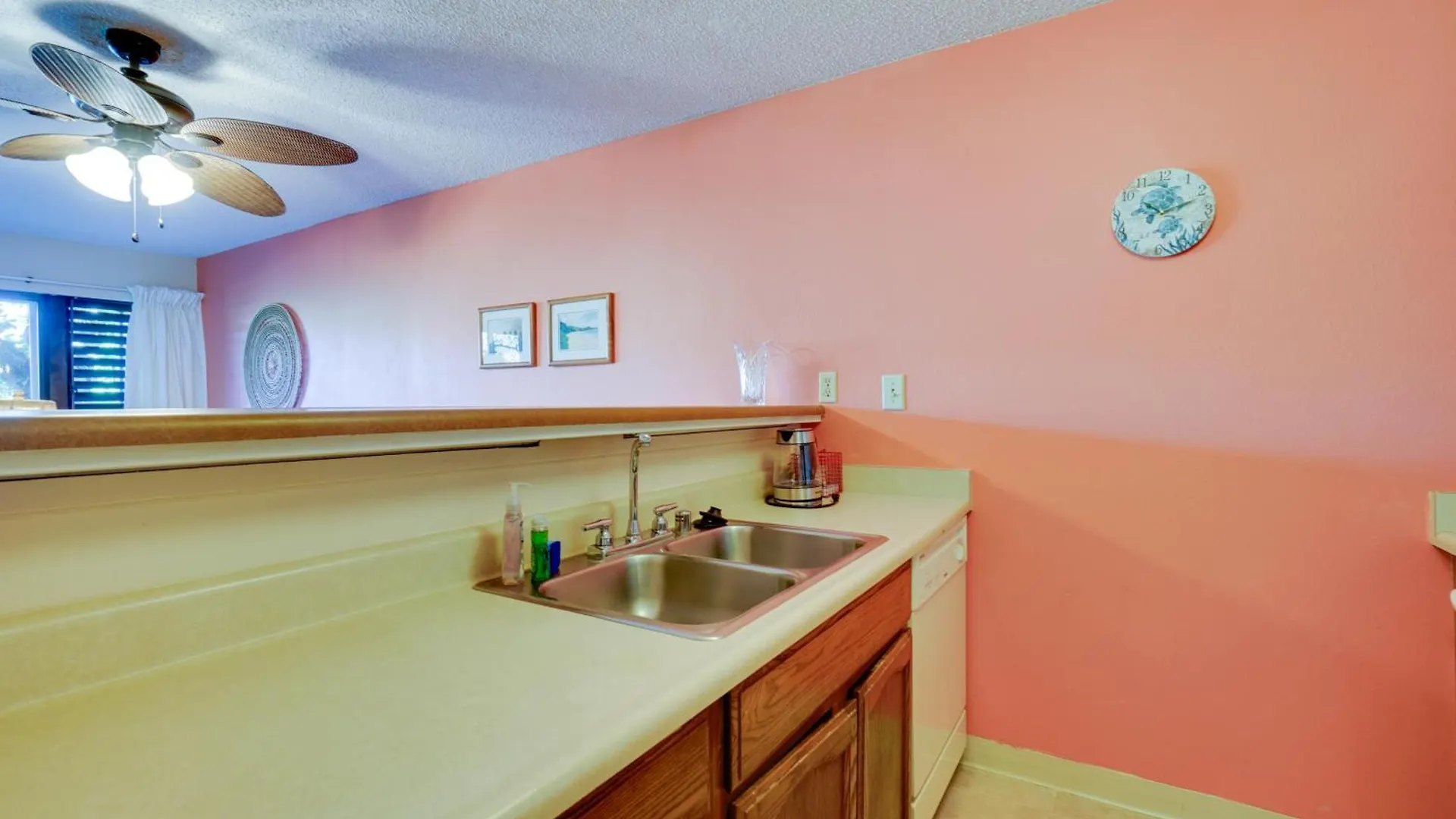 Appartement Quiet Maunaloa Condo With Pool, Ocean Views!