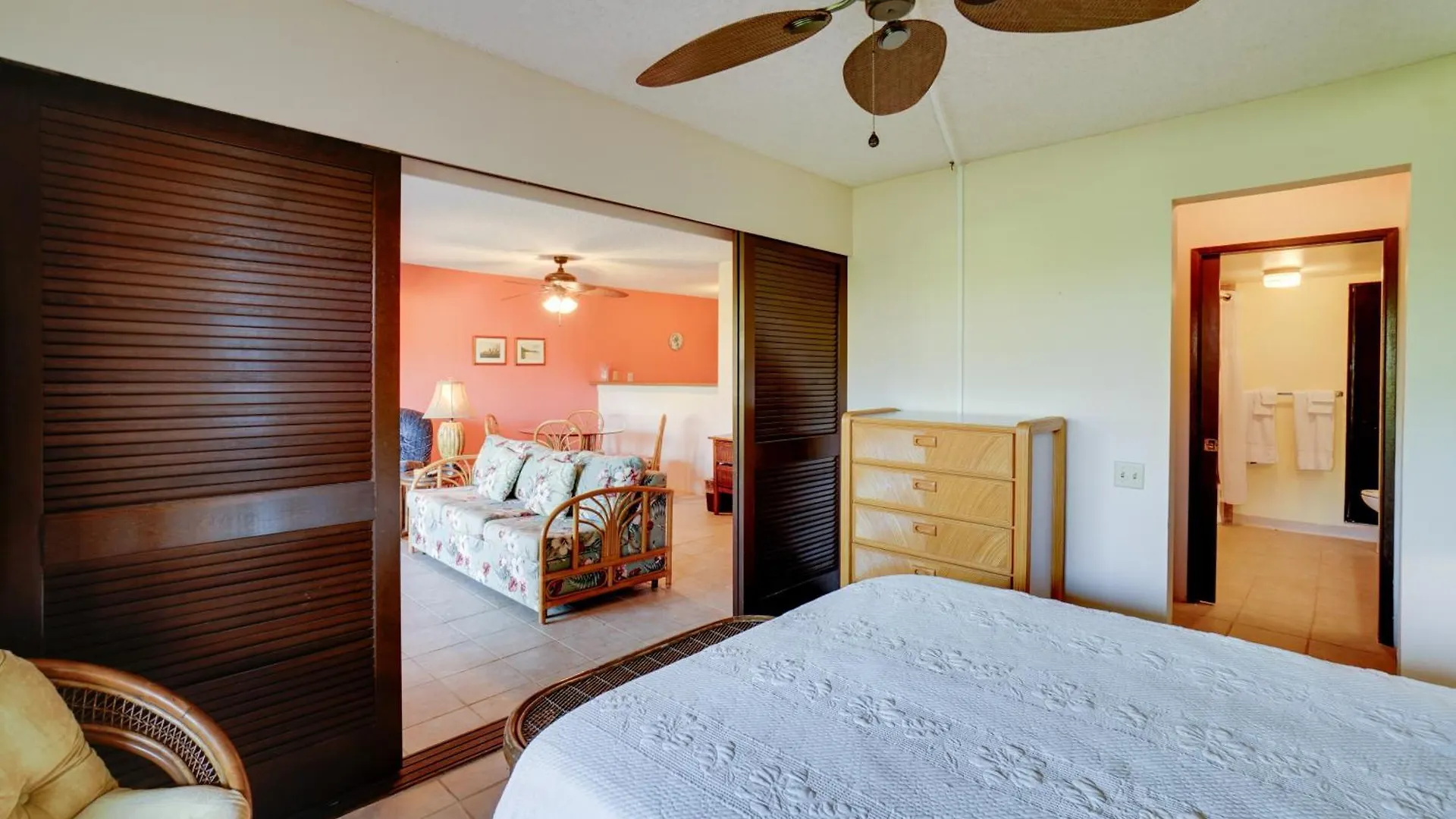 Quiet Maunaloa Condo With Pool, Ocean Views! Appartement